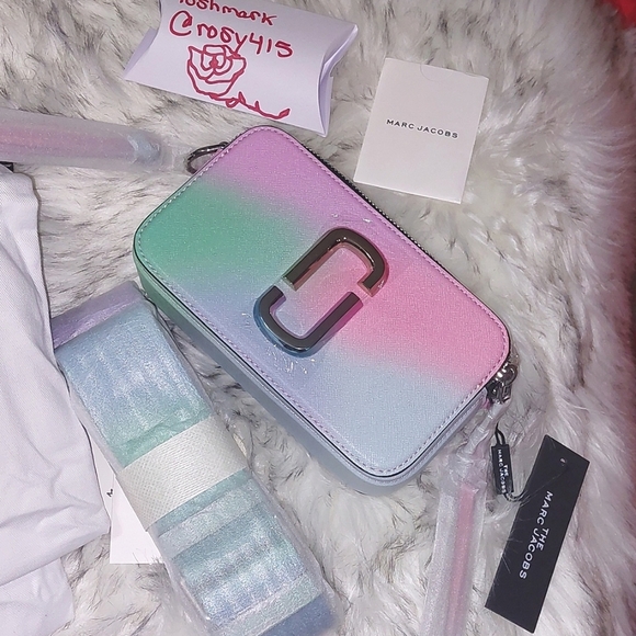 💥RARE🌈Marc Jacobs SNAPSHOT AIRBRUSH 2.0 CAMERA BAG RAINBOW PASTEL CROSSBODY BAG - Picture 5 of 16